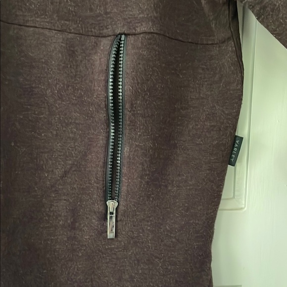 Varley Brown Crewneck Sweatshirt, Cozy Fit - Picture 3 of 6